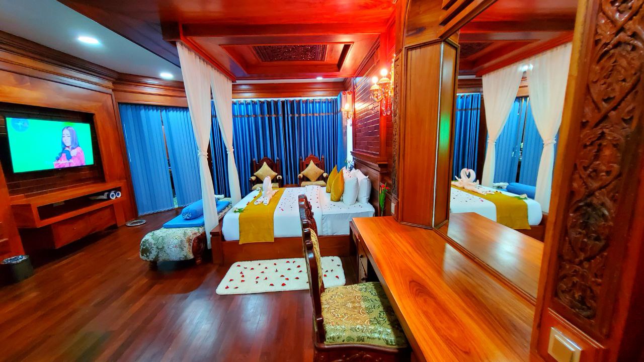Romantic villa bedroom at Try Palace Sihanoukville